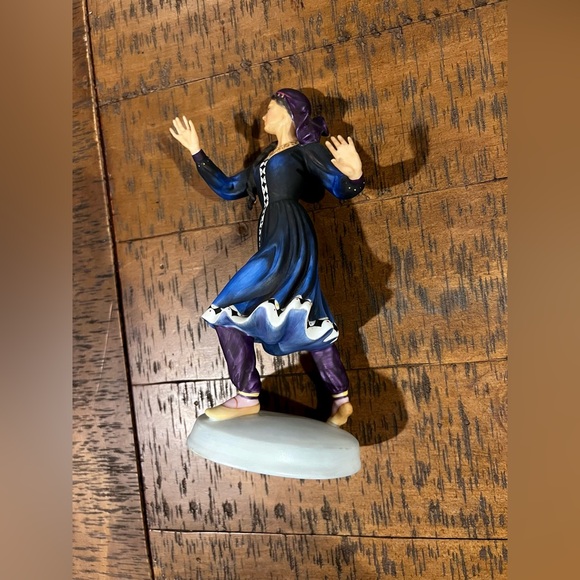 Royal Doulton Dancers of the World Kurdish Dancer – Signed! - Picture 7 of 9